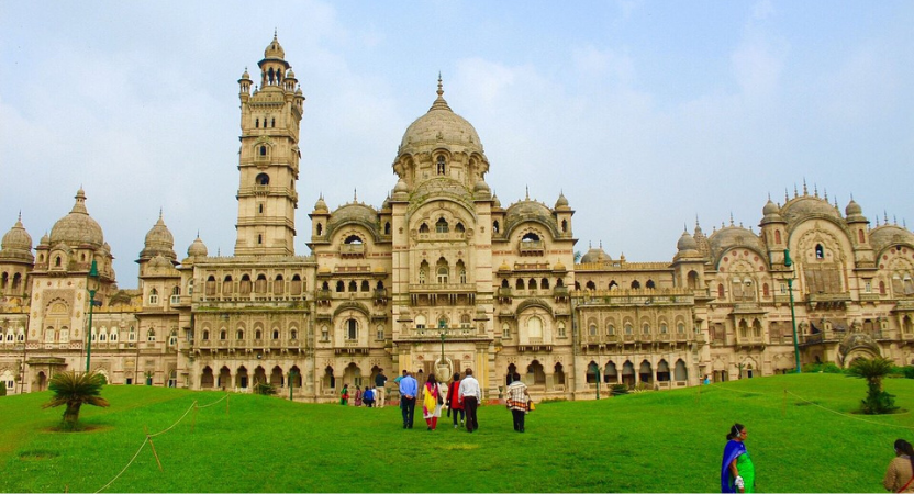 Vadodara Travel Guide – Best Places, Food, Culture & Trips